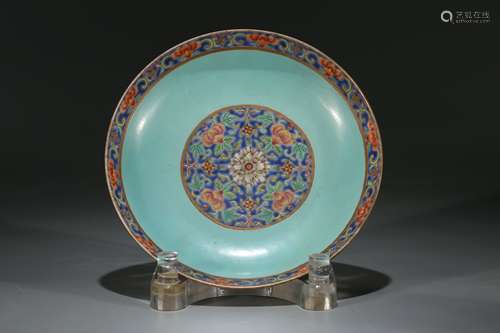 A Chinese Famille Rose Porcelain Plate