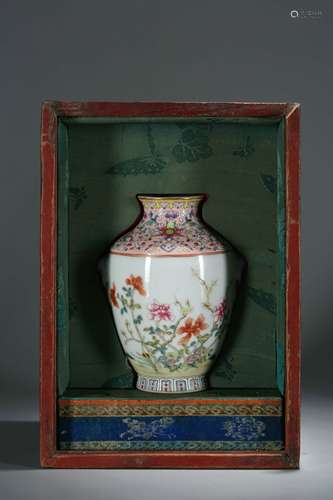 A Chinese Famille Rose Porcelain Vase