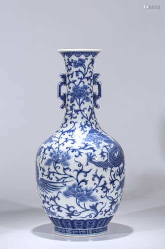 A Chinese Blue and White Porcelain Vase with Ears