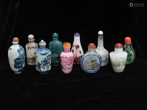 A Group of Chinese Snuff Bottle