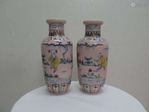 Pair of Chinese Wucai Vase