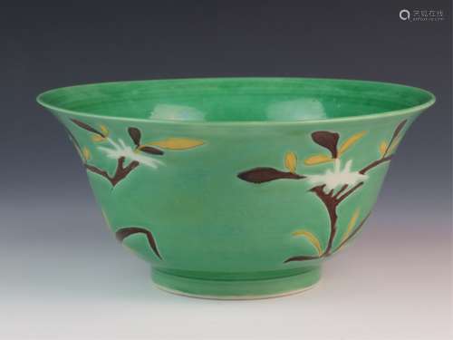 Chinese Green Ground Sancai Bowl, Mark