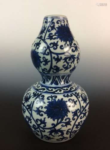 Chinese Ming Blue and White Gourd Shape Vase,Mark