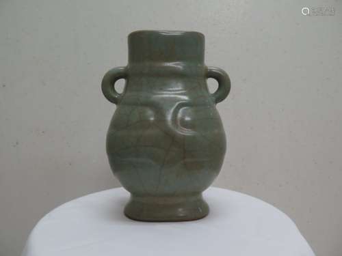 Chinese Guang  Vase