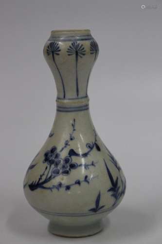 Chinese Yuan Blue and White Garlic Head Vase