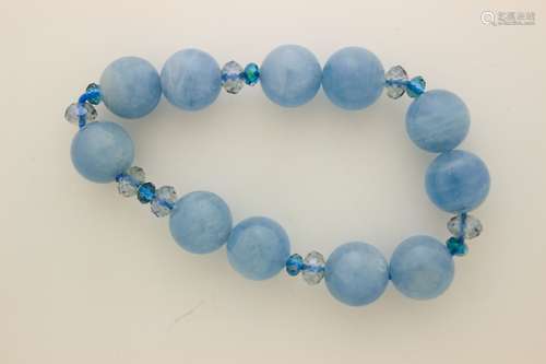 An Aquamarine Bead Bracelet