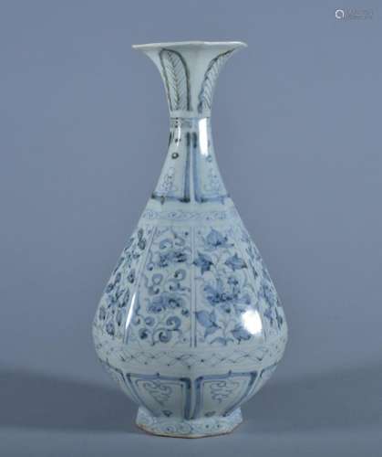 A BLUE AND WHITE VASE.YUHUCHUNPING. Yuan Dynasty.