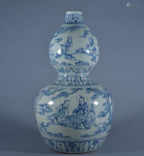 A BLUE AND WHITE DOUBLE-GOURD VASE. Ming Dynasty