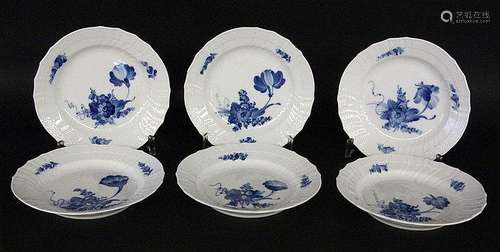 A SET OF 6 CAKE PLATES Royal Copenhagen. With