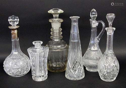 A LOT OF 6 CARAFES Colourless glass, cut, 1