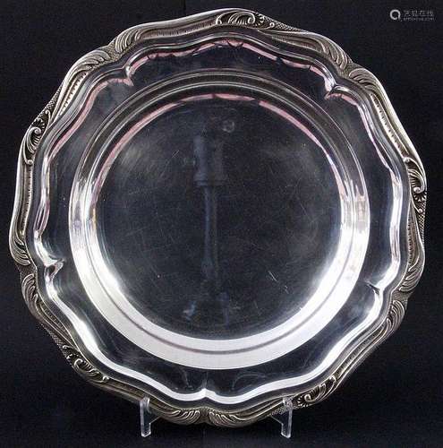 A ROUND BOWL Baroque form. Silver-plated metal