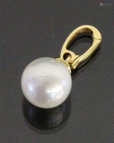 A PENDANT WITH SOUTH SEA PEARLS 585/000 yellow