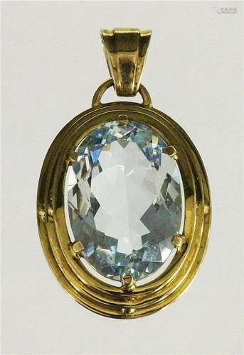 A PENDANT WITH AQUAMARINE 585/000 yellow gold