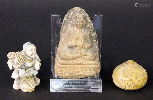 THREE ASIAN ART PIECES A netsuke, a little jade