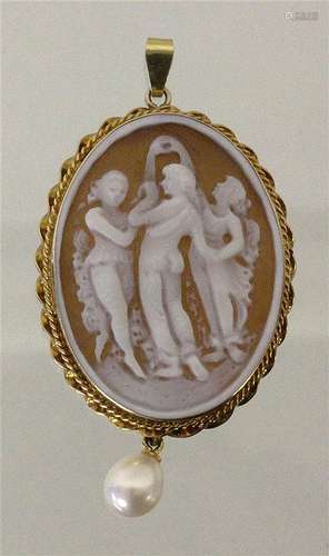 A SHELL CAMEO The Three Graces. Oval with 585/000