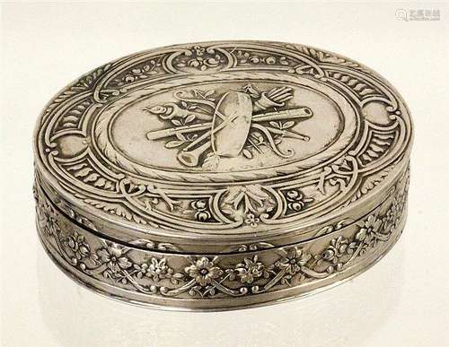 A SNUFFBOX Hanau circa 1900 Silver. Oval shape