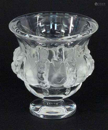 \A LALIQUE VASE 20th/21stcentury Colourless glass