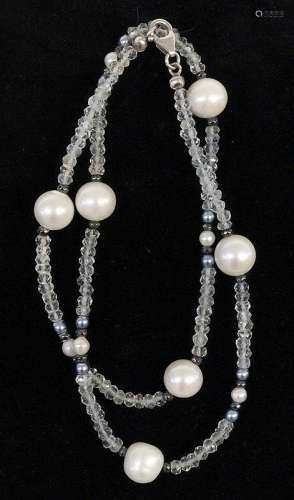 A NECKLACE WITH AQUAMARINE AND CULTURE PEARLS