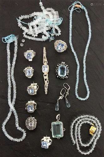 A LOT OF 15 JEWELLERY PIECES mostly silver