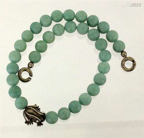 A NECKLACE Probably amazonite beads, diameter