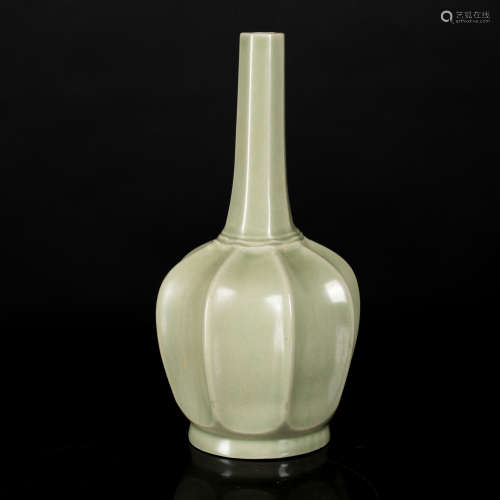 Five Dynasty Style Antique Mi Se Glazed Vase