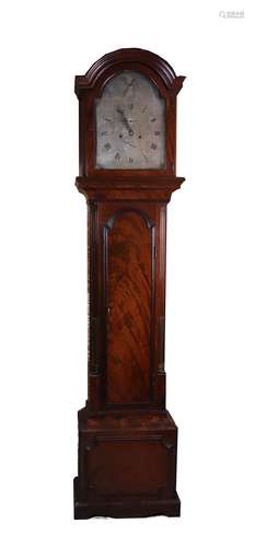 Horloge de parquet en acajou et placage d'acajou (longcase clock).