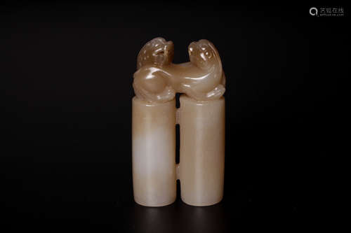 Chinese 18 century white jade carved snuff bottle