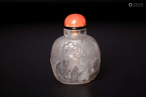 Chinese 18 century cristal carved snuff bottle with carver