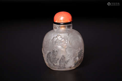 Chinese 18 century cristal carved snuff bottle with carver