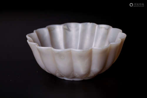 Chinese 18 century agate bowl