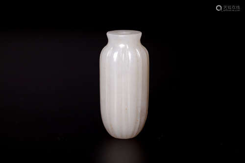 Chinese 18 century white jade snuff bottle