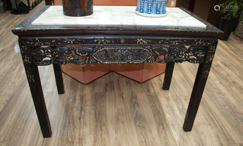 Chinese 18 century rosewood table