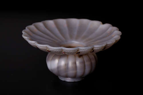 Chinese 18 century agate set with ruby handicap bottle