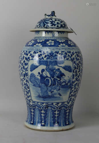 Qing dynasty blue&white cover jar