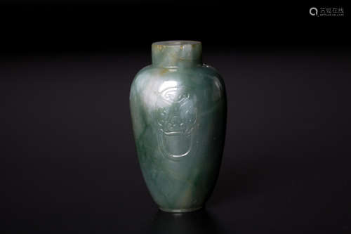 Chinese 18 century agate snuff bottle