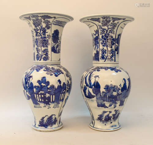 A pair of chinese 18 century blue and white vase