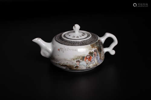 Chinese 19 century tea pot with painting