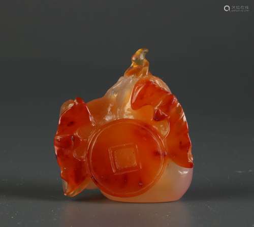 Chinese Agate Snuff Bottle Bat & Coin Design