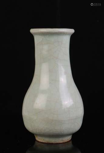 Chinese Song/Yuan Long Neck Vase