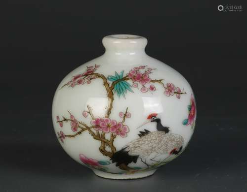 Chinese Republic Period Porcelain Snuff Bottle