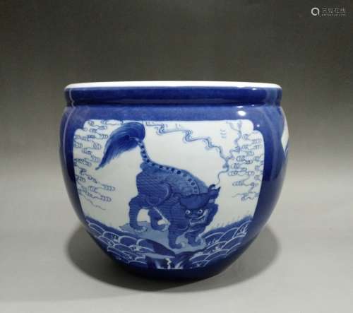 Chinese Blue/White Porcelain Fish Jar