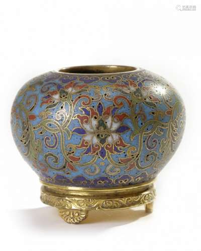 A small Chinese cloisonné enamel water pot