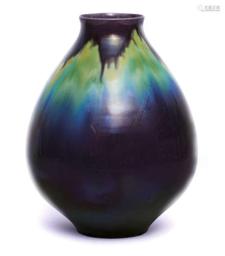 A blue Japanese Kutani vase by Kutani Masahiko