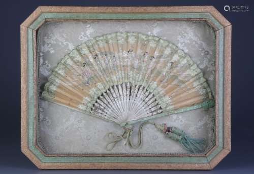Chinese Fan in the High Quality Silk Box