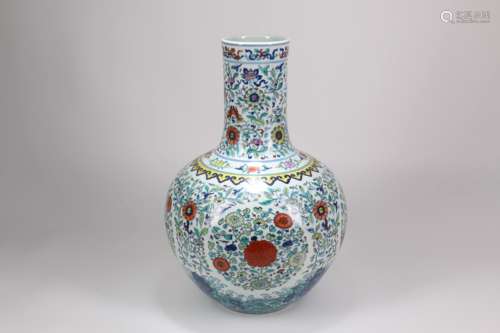 A Chinese Famille-Rose Porcelain Vase