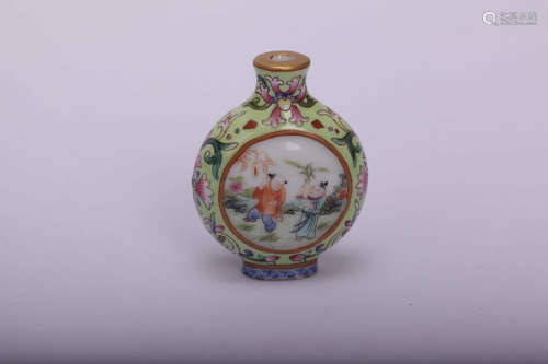 A Chinese Famille-Rose Snuff Bottle