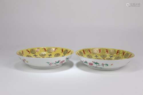 Pair of Chinese Yellow Ground Famille-Rose Porcelain Dishes