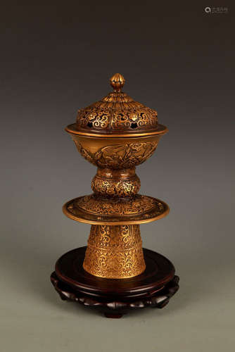 A TALL FINELY CARVED BRONZE AROMATHERAPY