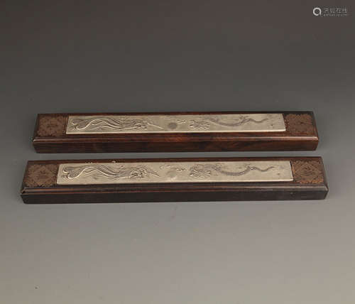 PAIR OF XIAO YE ZI TAN WHITE BRONZE PAPER WEIGHT