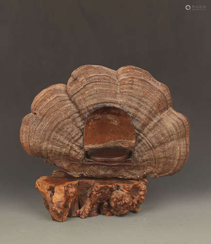 A WOOD CARVING GANODERMA LUCIDUM BUDDHA BASE